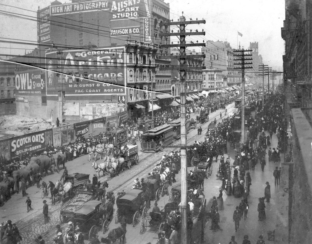 Circus_on_Market_at_Powell_San_Francisco