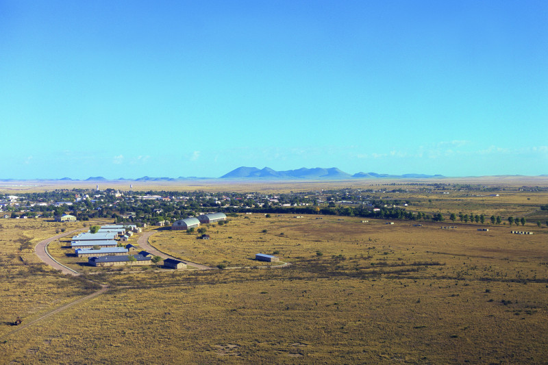 luchtfoto met enkele gebouwen op voorgrond