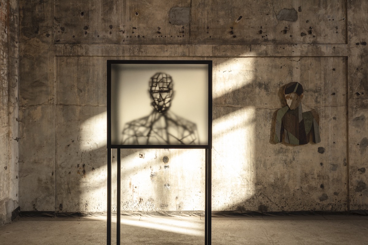 kunstwerken in oude fabriek